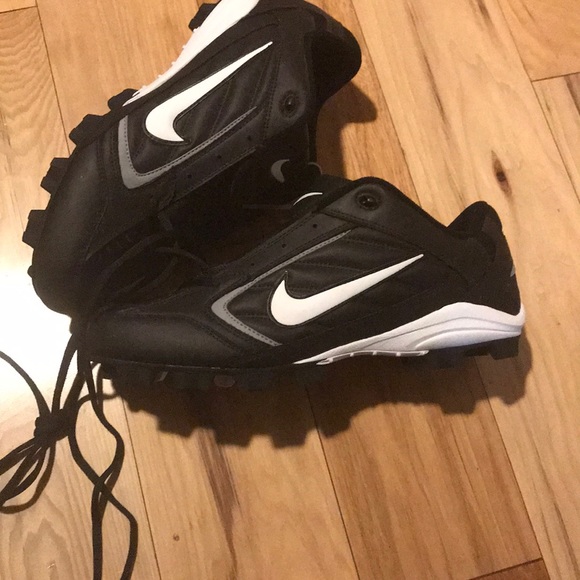 Nike Other - Men’s baseball cleats Size 11